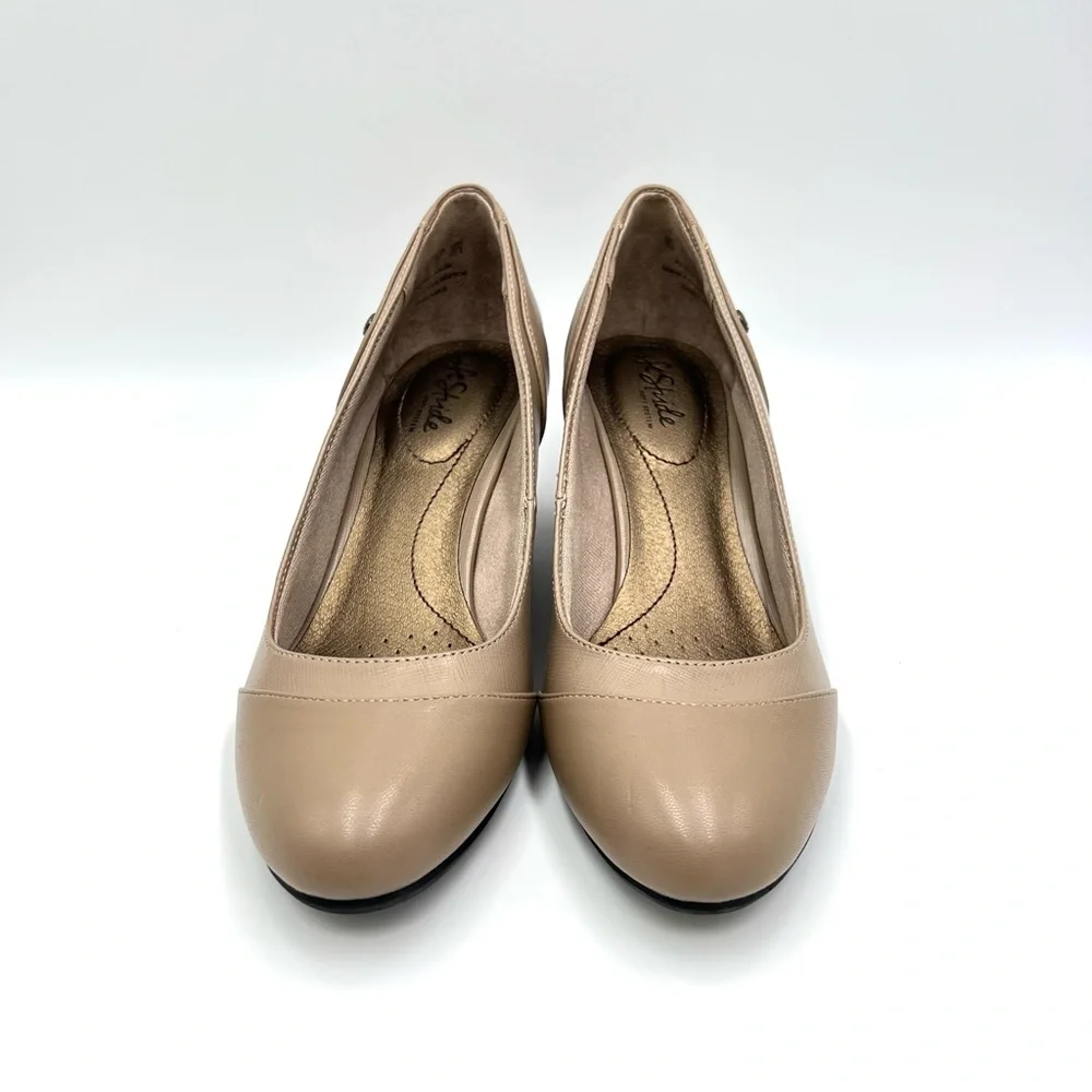 Life Stride Size 7 Dreams Tan‎ Beige Nude Wedge Pumps Heels Round Toe Shoes